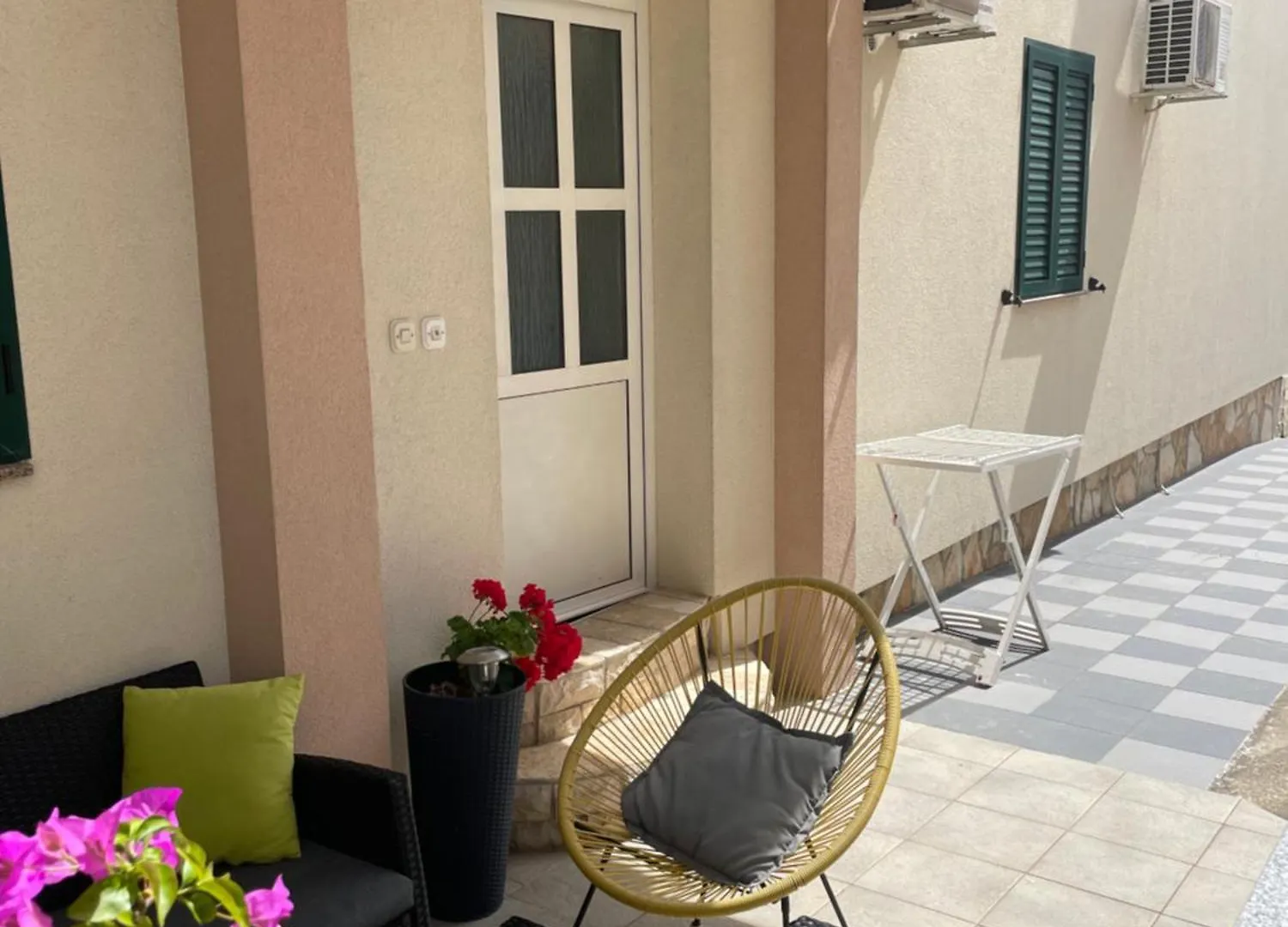 Apartments Rada